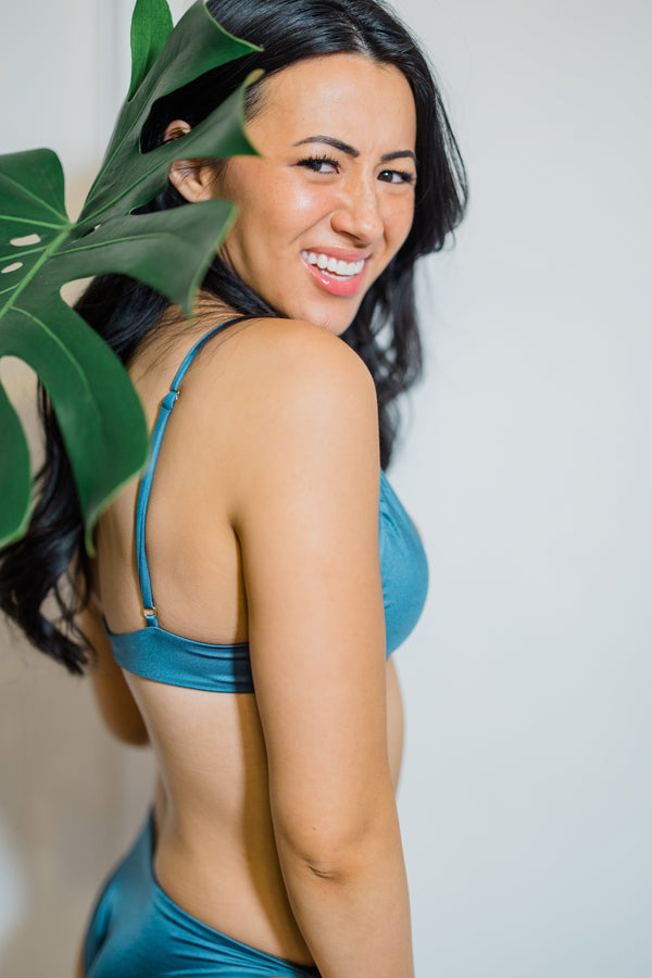 Reversible Knotted Two Piece Set